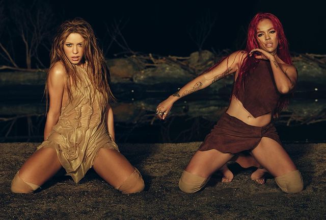 Shakira y Karol G en el vídeo oficial de su nueva canción 