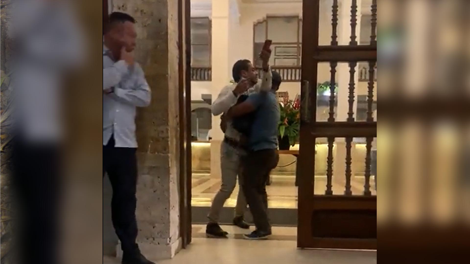 El protagonista del video ha sido blanco de críticas en redes sociales. 