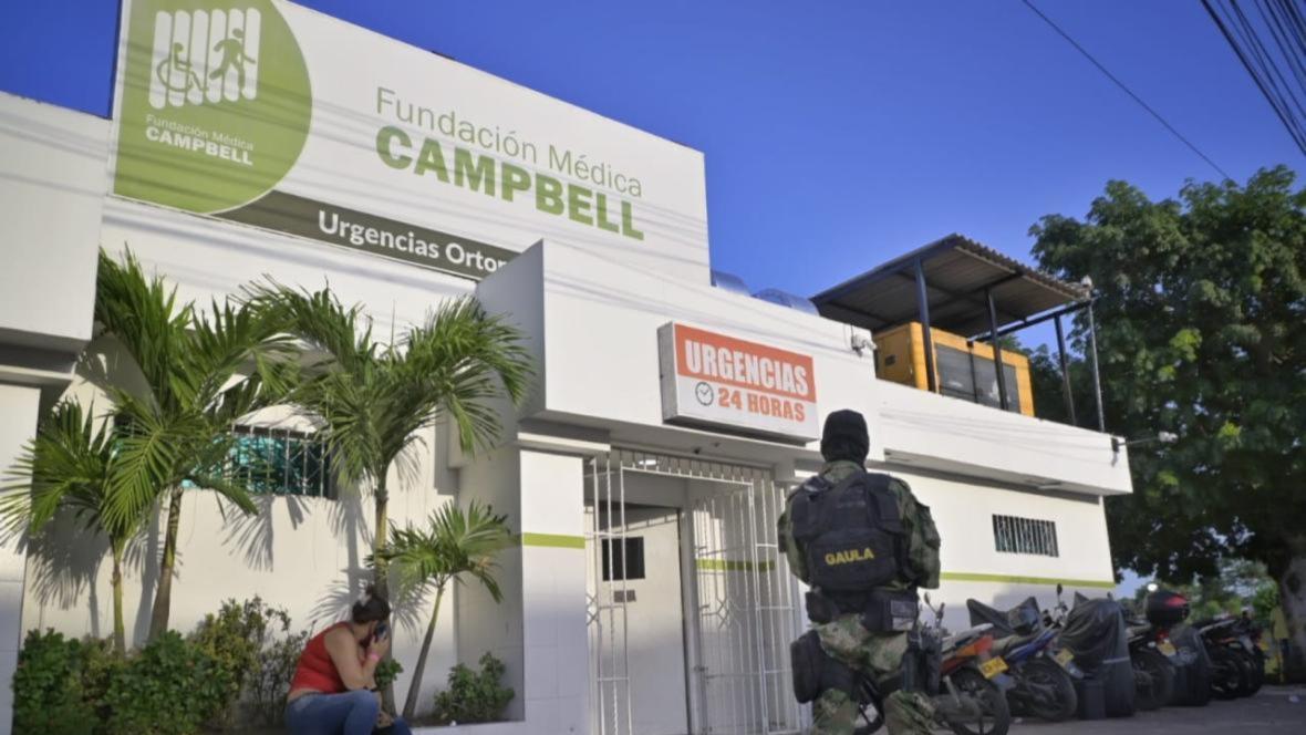 Clínica Campbell, hasta donde fue trasladado el joven. 