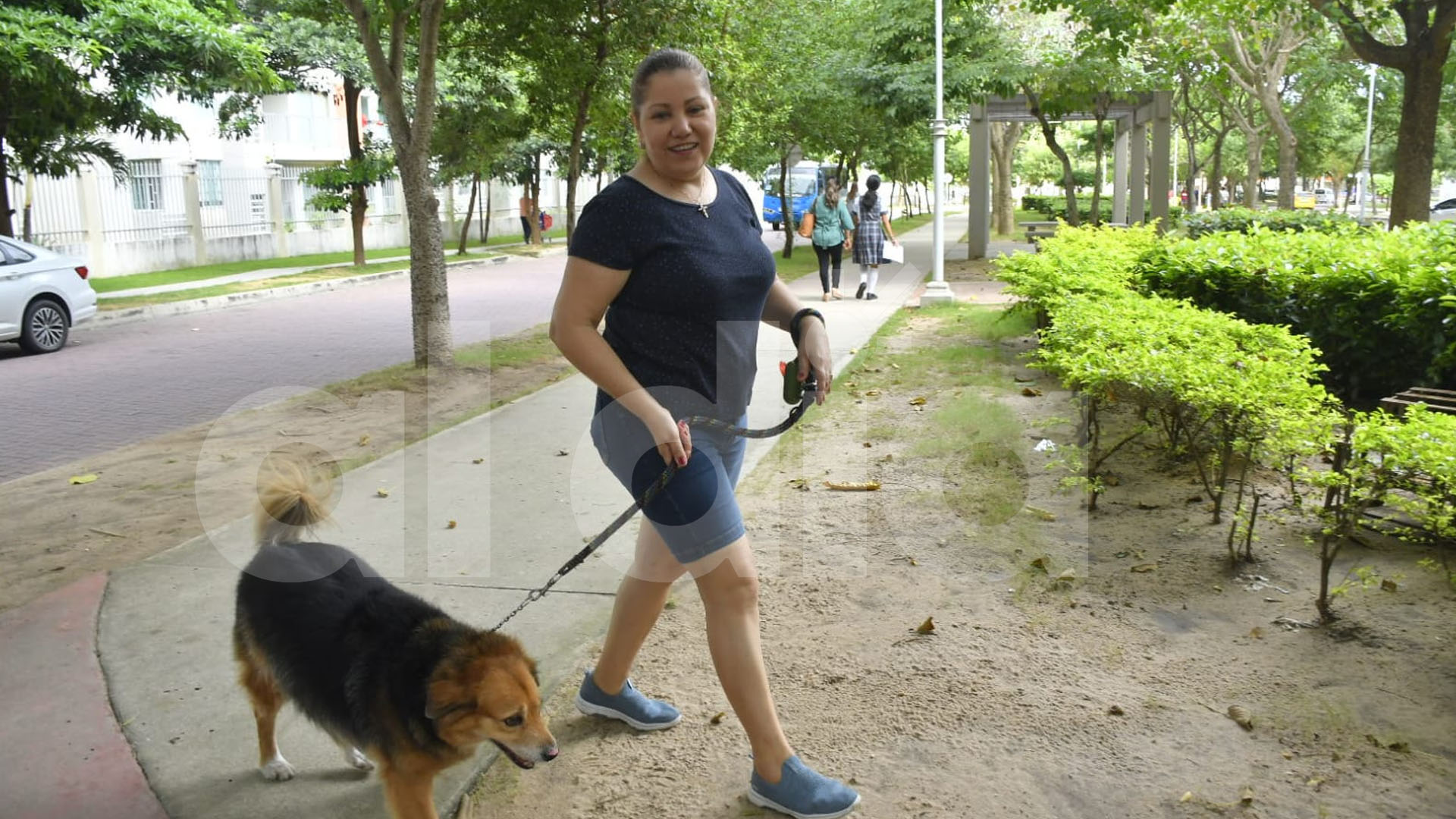 Apolo y su dueña, Nayibe.