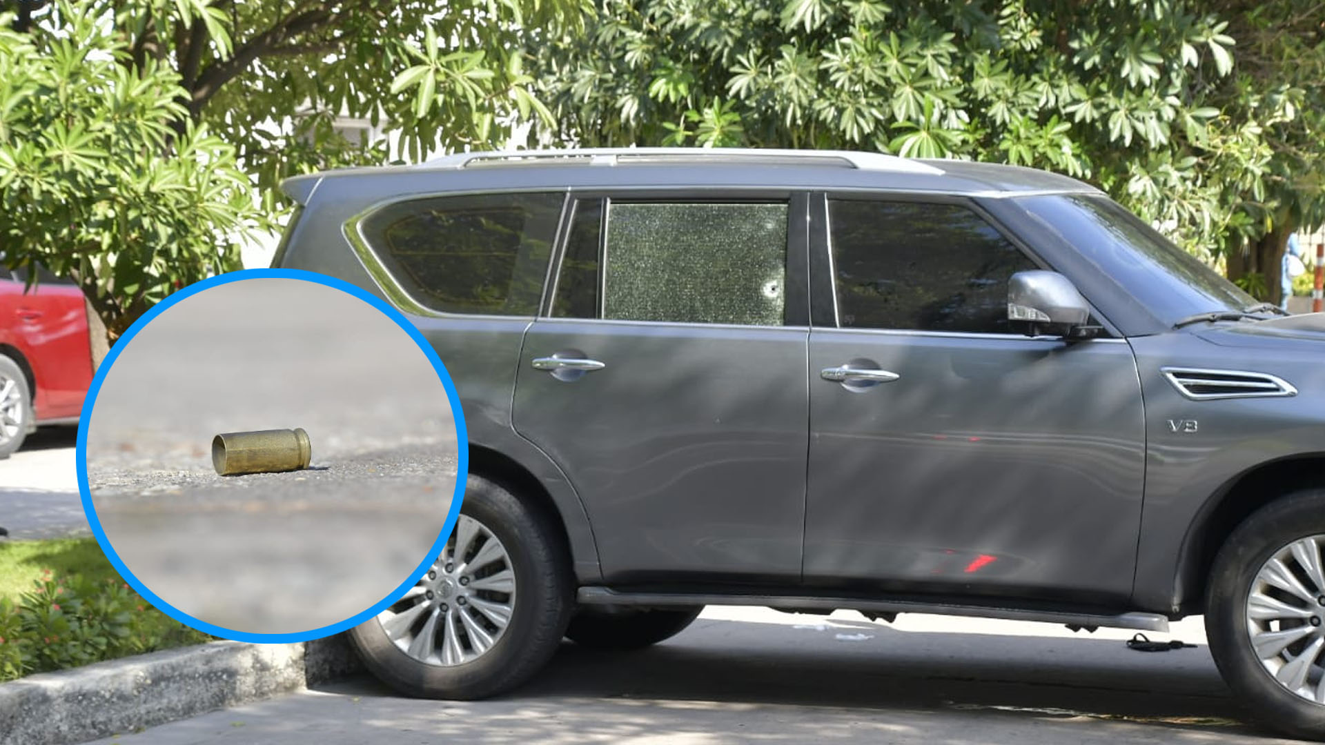 En los vidrios del vehículo quedaron las roturas derivadas del impacto de las armas de fuego