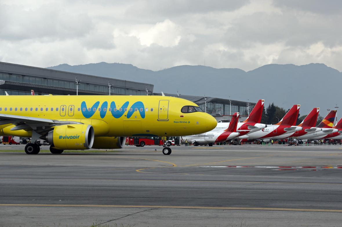 Avión VIVA AIR. 