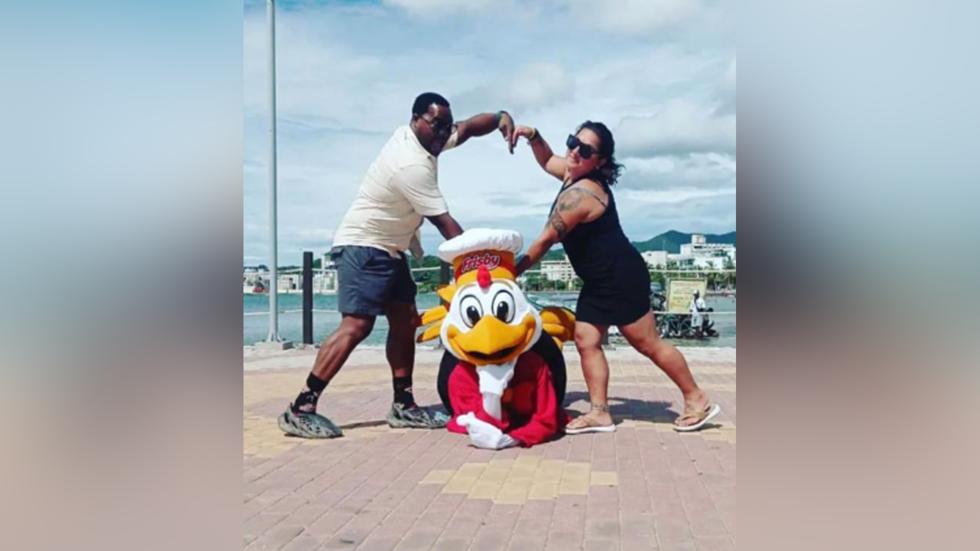 El bailarín del pollo Frisby durante el polémico video