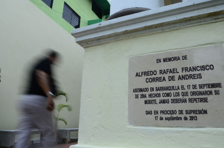 Placa conmemorativa para Alfredo Correa de Andréis