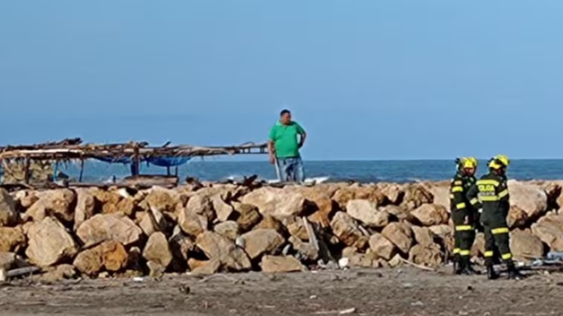 Cinco de los muchachos fueron rescatados y dos lograron salir del agua por sus propios medios.