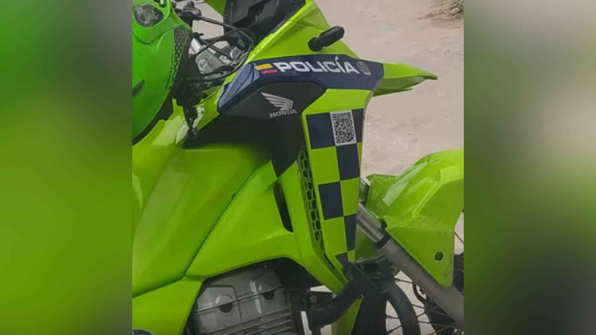 Imagen de una de las motos de Policía que llegó a atender el caso