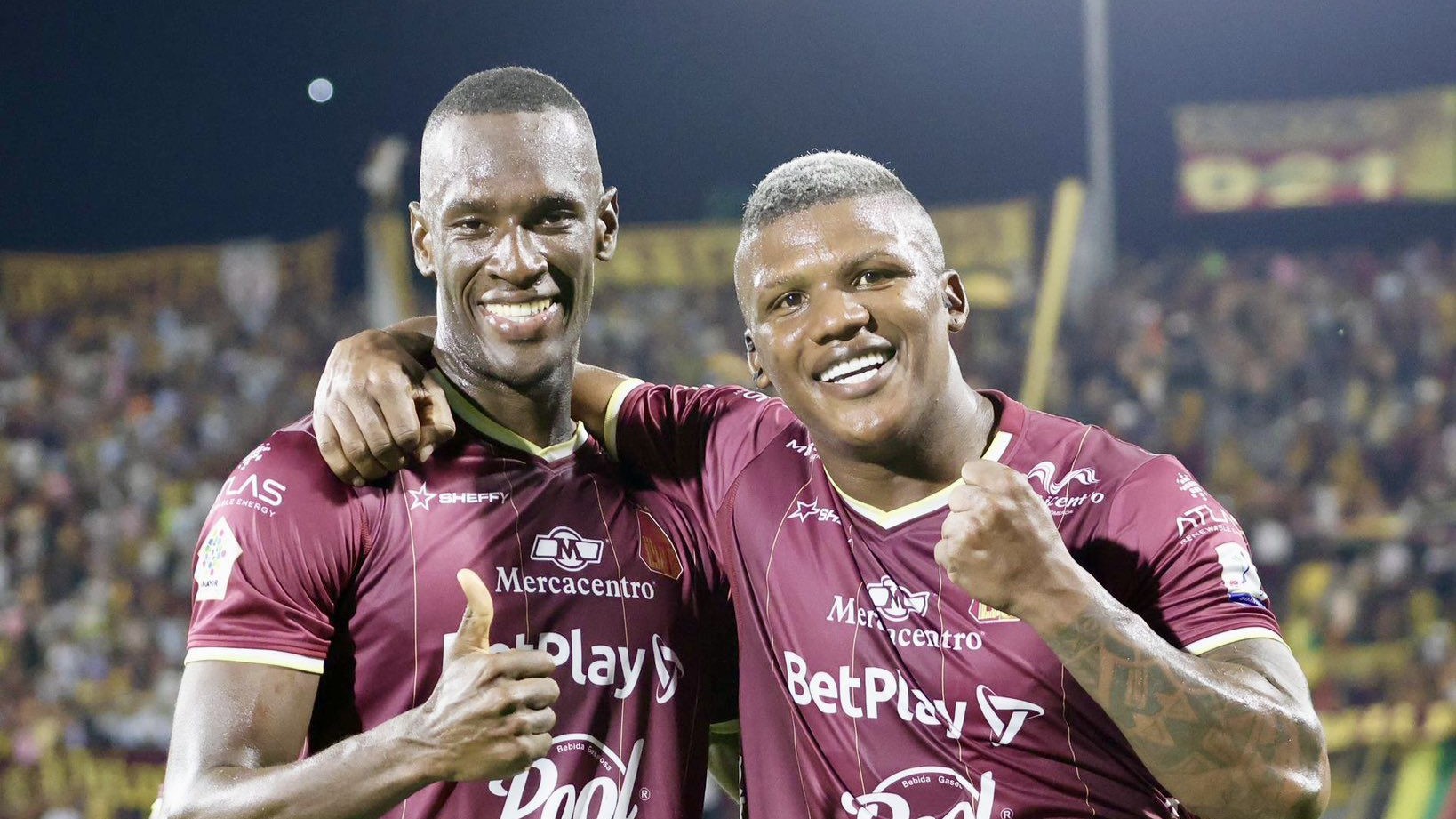 Marlon Torres (derecha), uno de los jugadores estelares de Tolima.