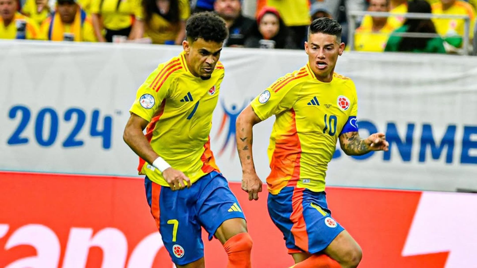 Luis Díaz y James Rodríguez con la selección Colombia.