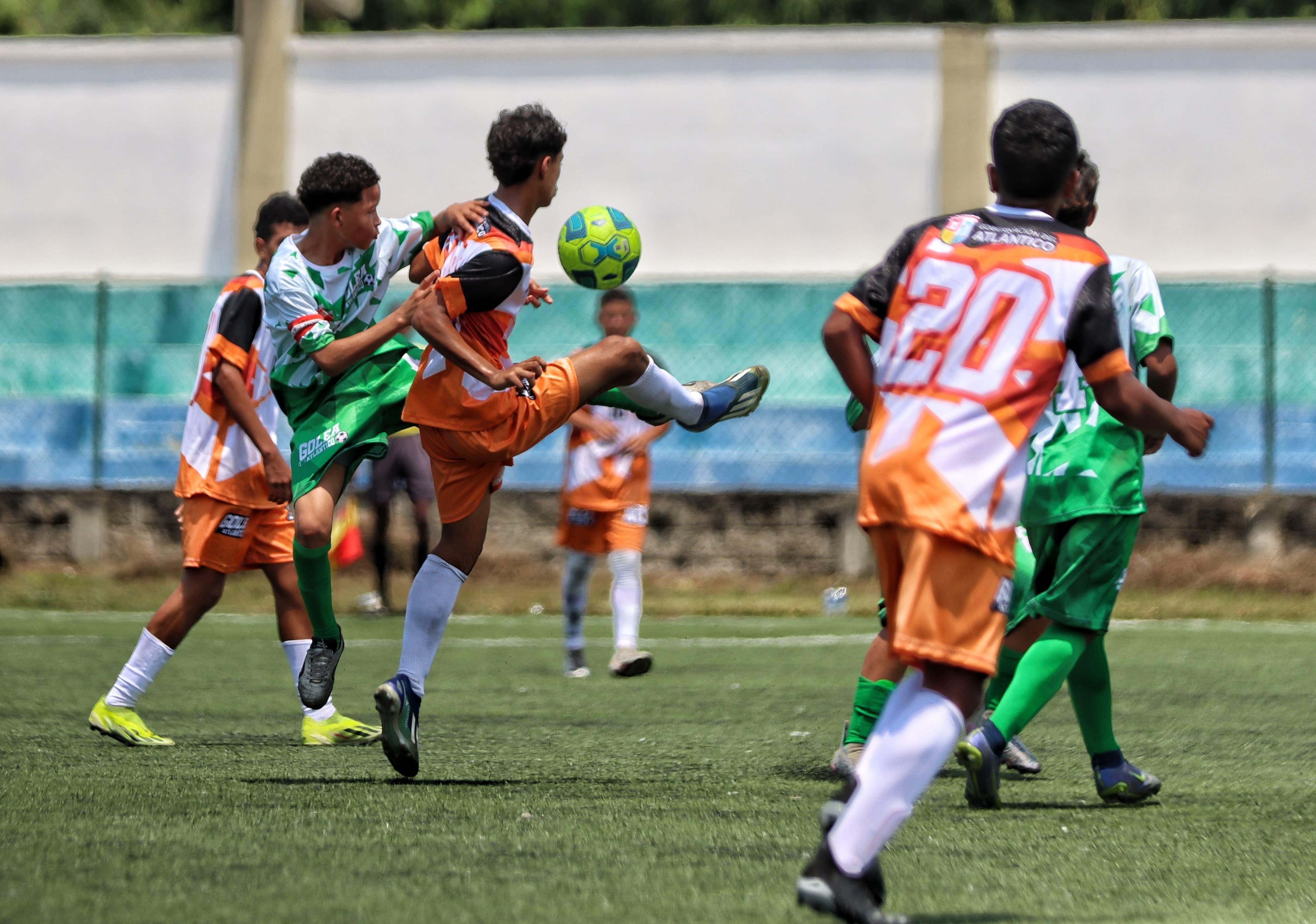 Partido en Golea Atlántico.