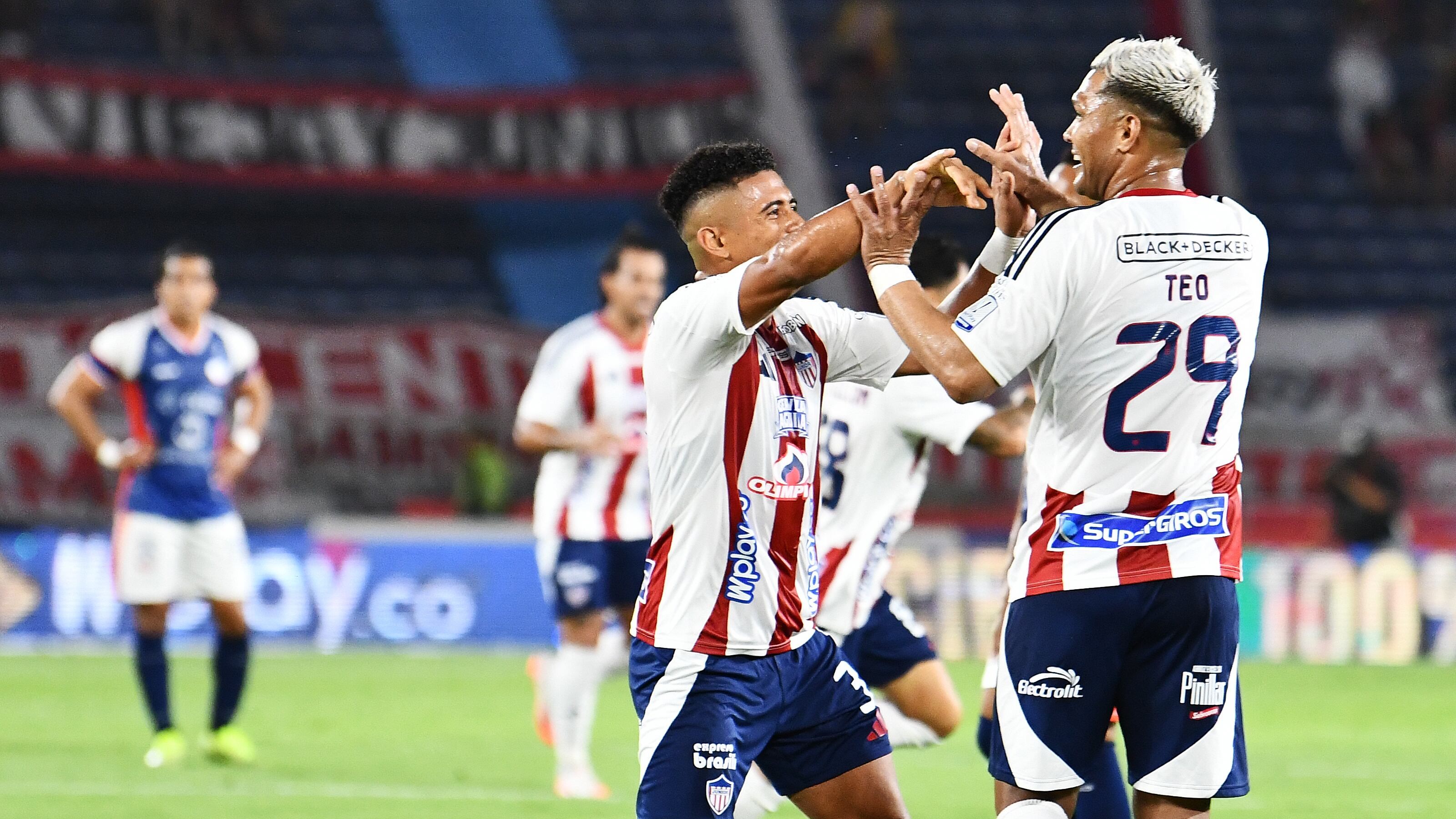 Edwin Herrera y Teófilo Gutiérrez, jugadores de Junior.
