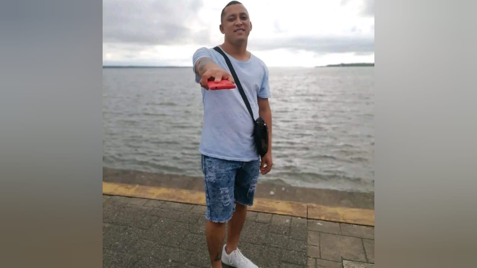 Asesinado en Las Malvinas.