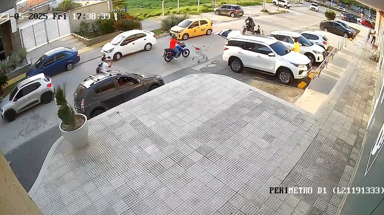 Cámara que captó tiroteo en Villa Santos.