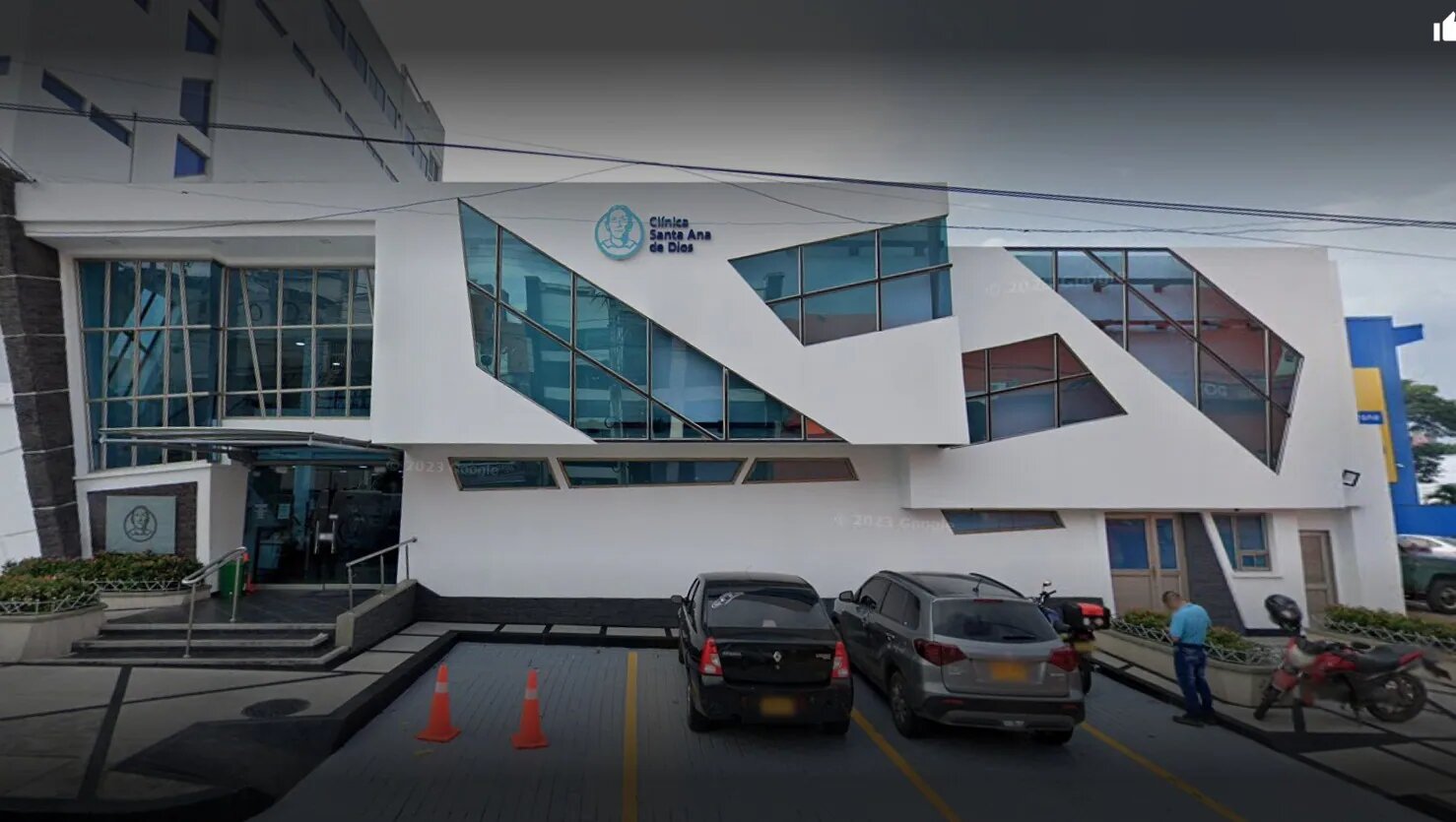 Clínica Santa Ana de Dios, donde murió el herido en Las Cayenas.