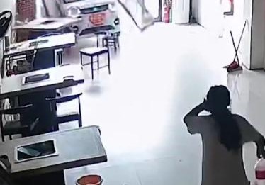 Captura de video de niña que salvó a su hermana.