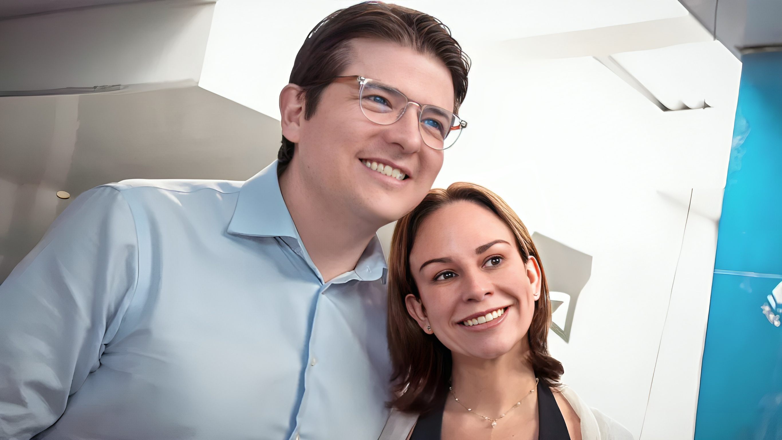 Miguel Uribe Turbay y su esposa.
