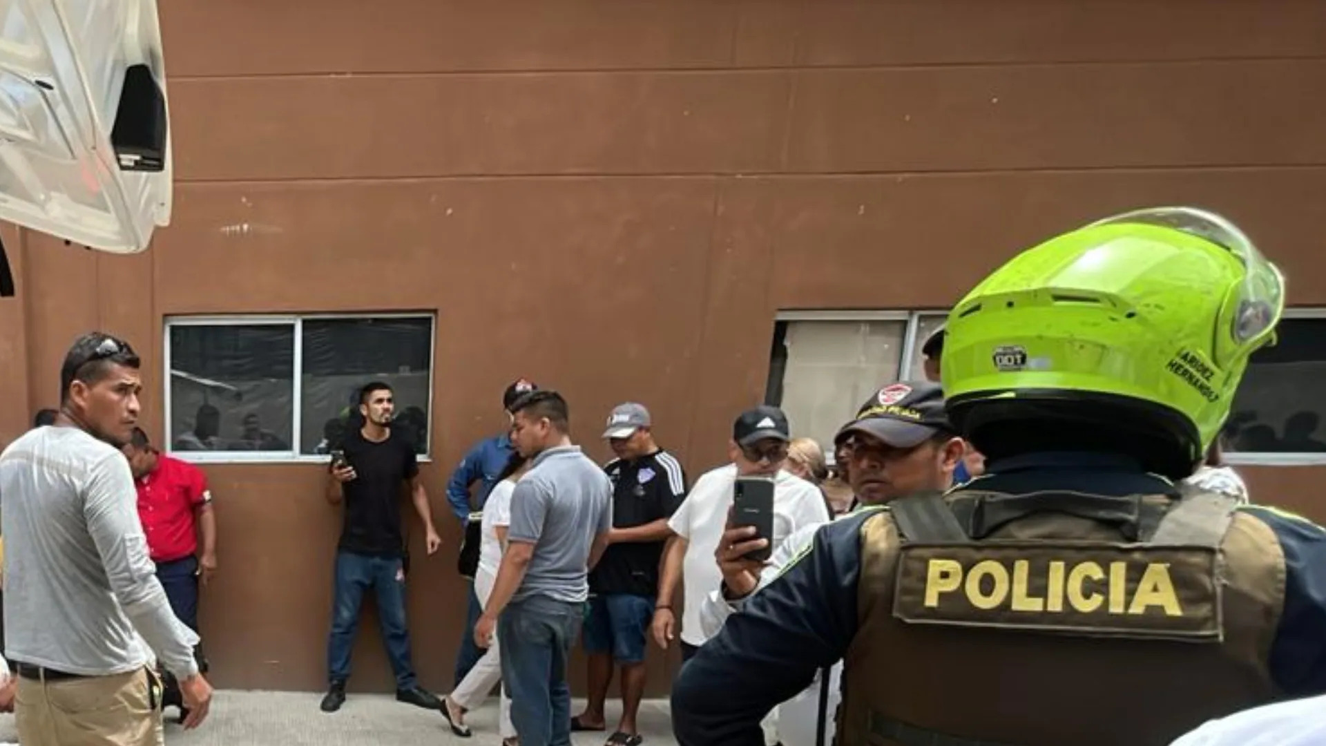 Policía en Alameda del Río.