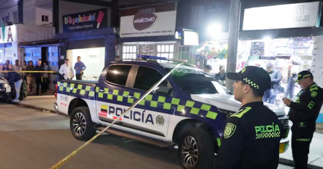 Policía en Bogotá tras atentado contra Miguel Uribe.