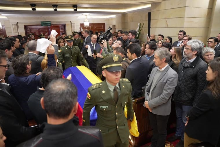 Llegada del cuerpo de Miguel Uribe a cámara ardiente