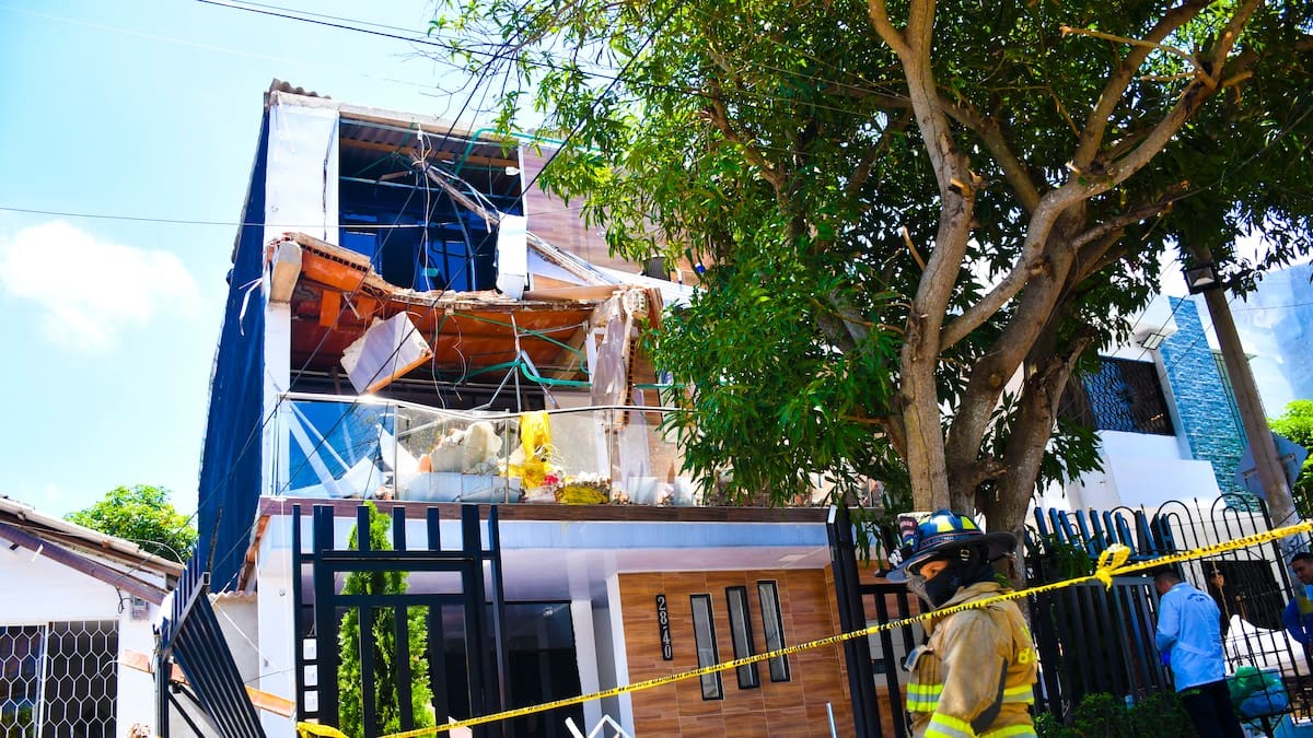 Una persona fallecida deja el desplome de una casa en el barrio Olaya