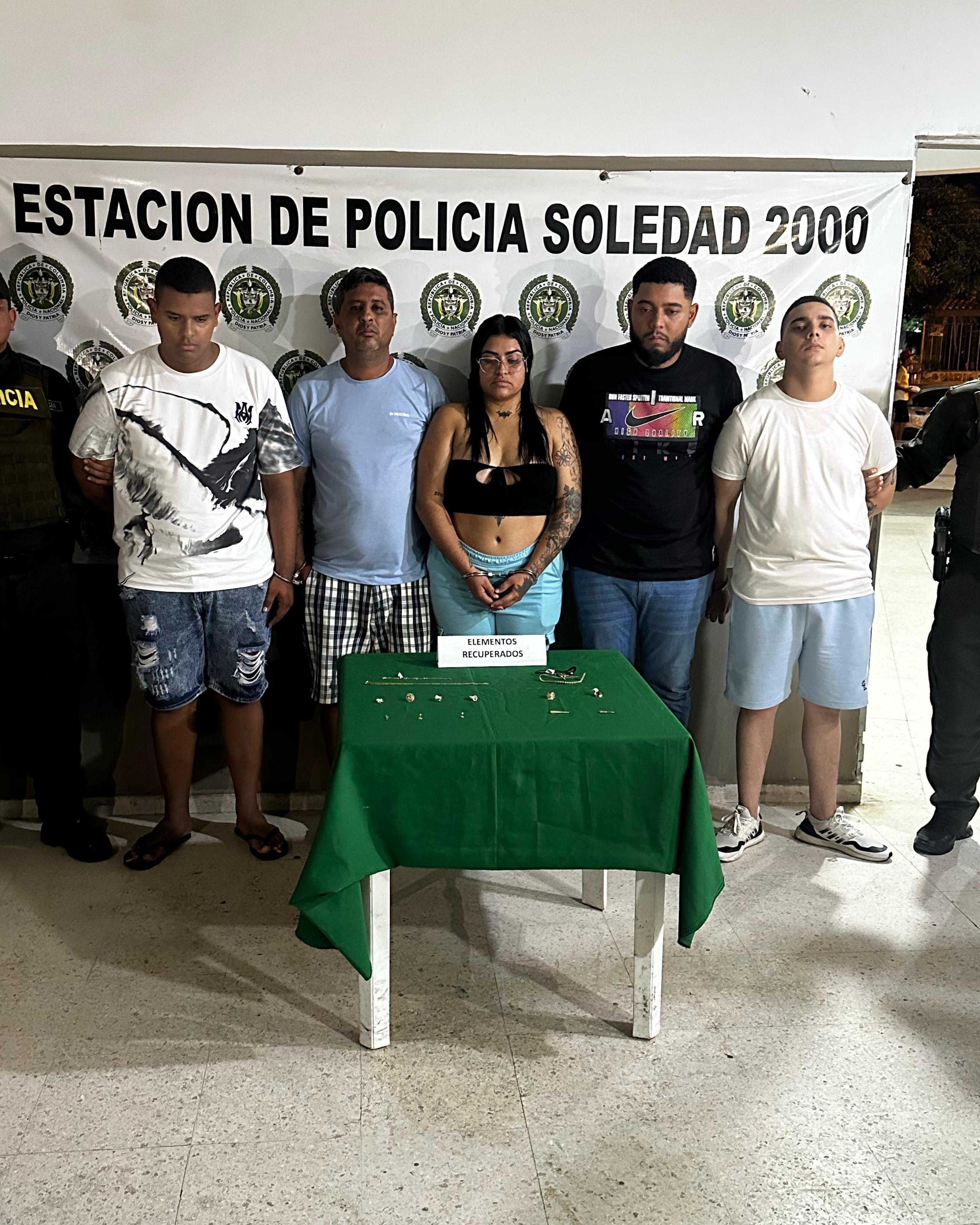  Cinco de los seis capturados