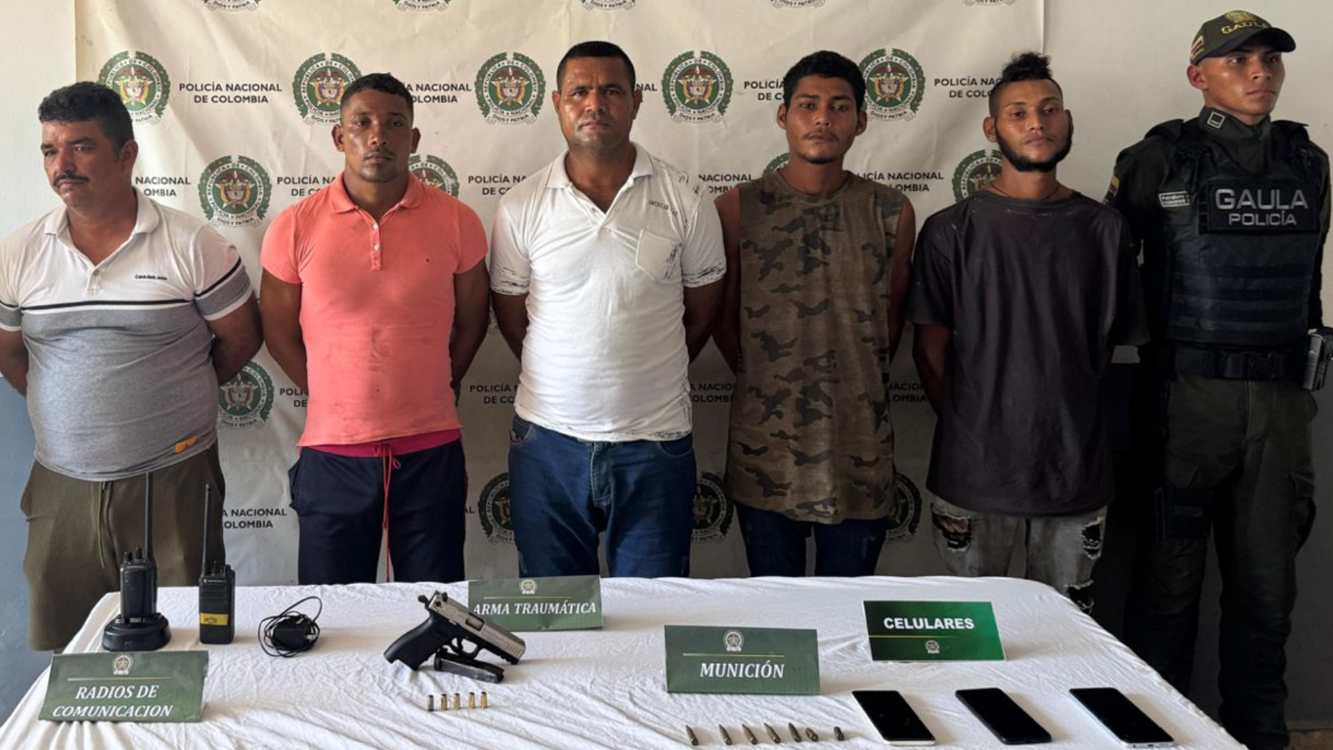 Los capturados fueron puestos a disposición de la Fiscalía General de la Nación.