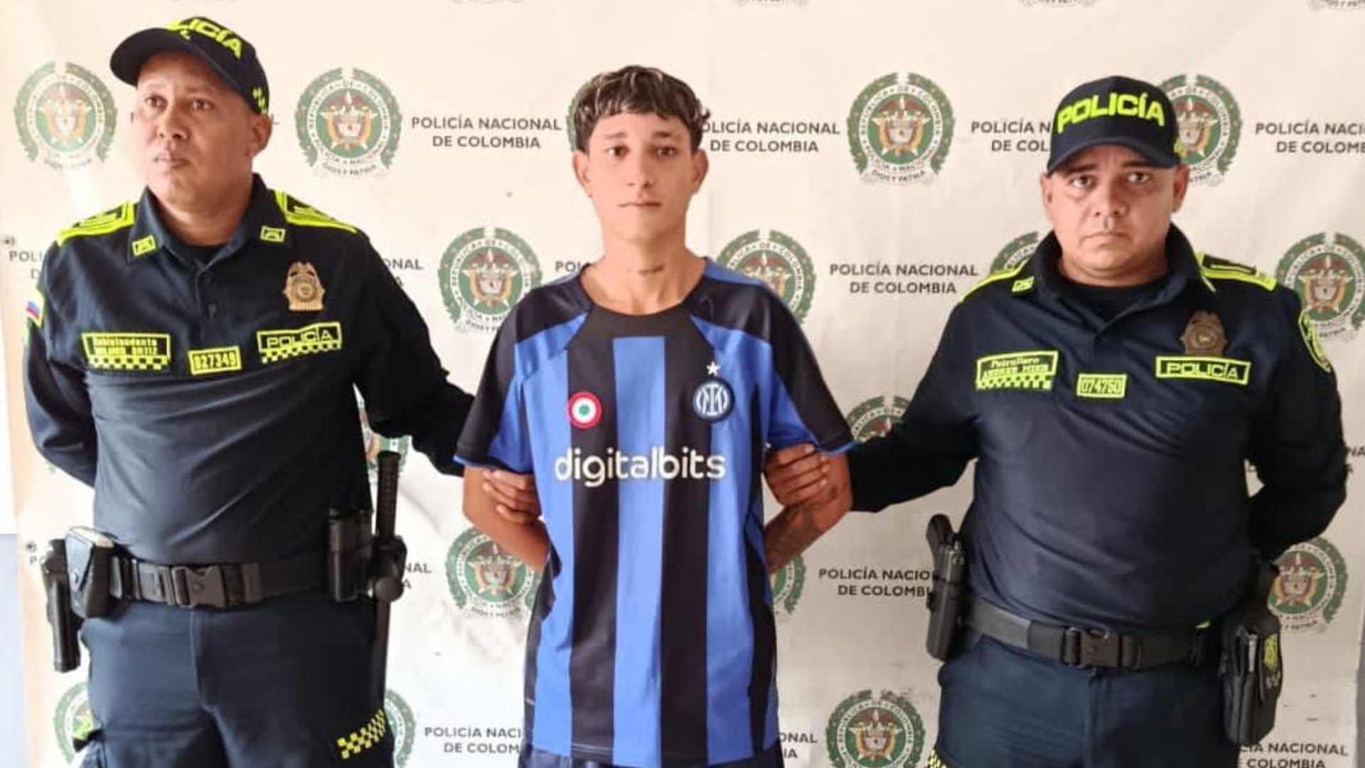 Juan Alfaro Martínez, de 22 años, capturado por agredir a su pareja sentimental con un cuchillo en Sabanalarga.