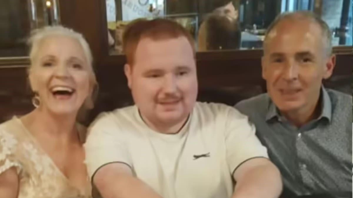  Mark O’Connor, de 54 años, Evan, de 27 y Louise O’Connor, de 56 años