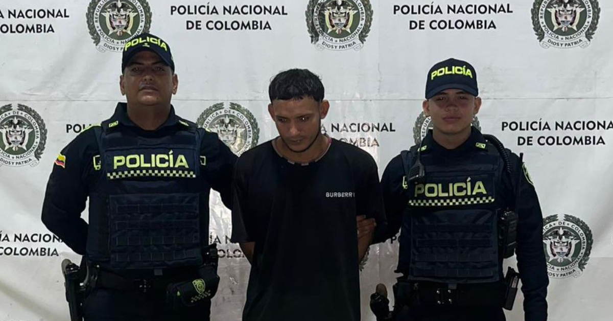 Capturan a hombre señalado de hurtar más de 100 bultos de cuido para animales en el barrio Villa Nueva