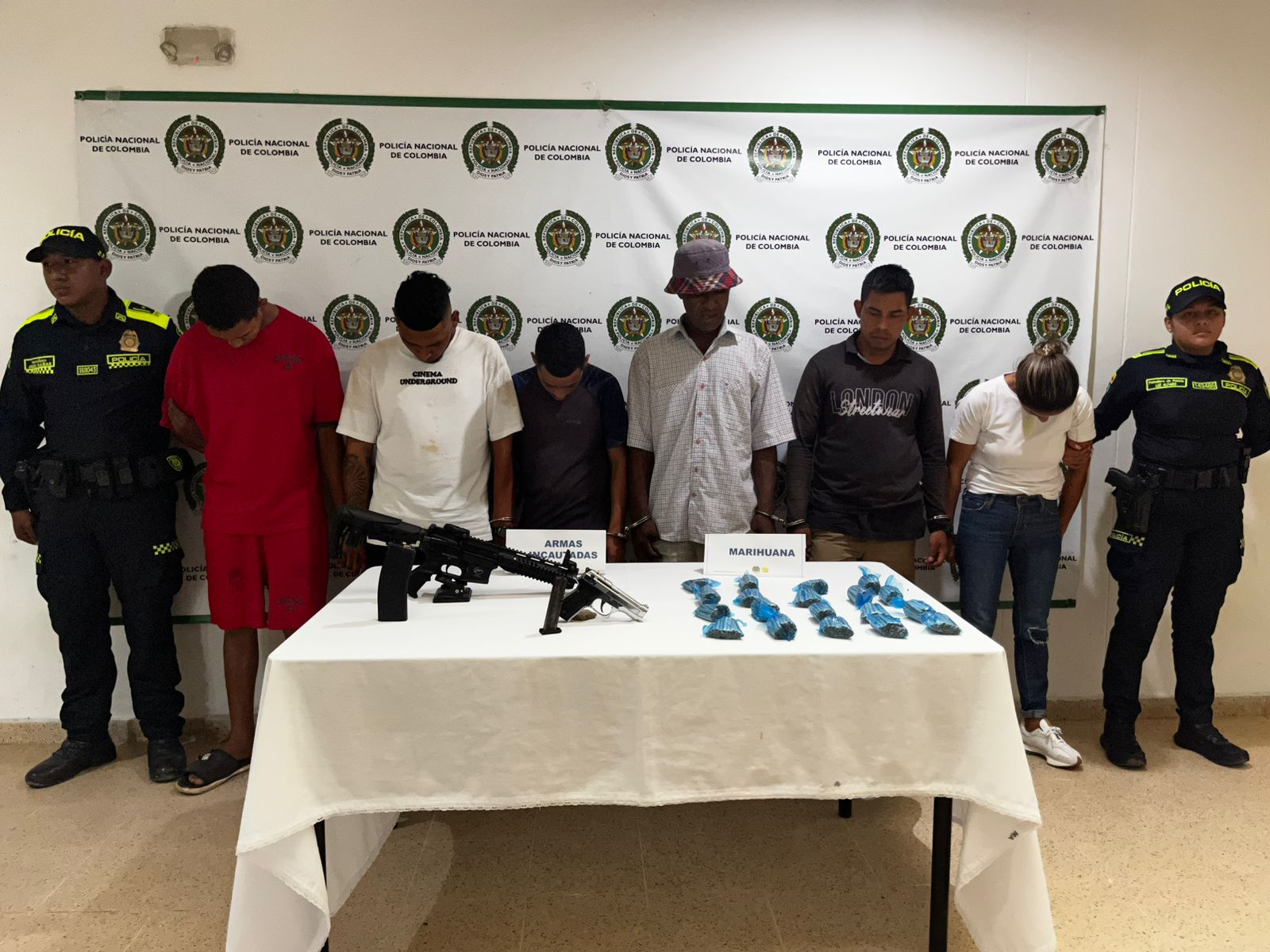 Otros tres sujetos fueron notificados en centros carcelarios.