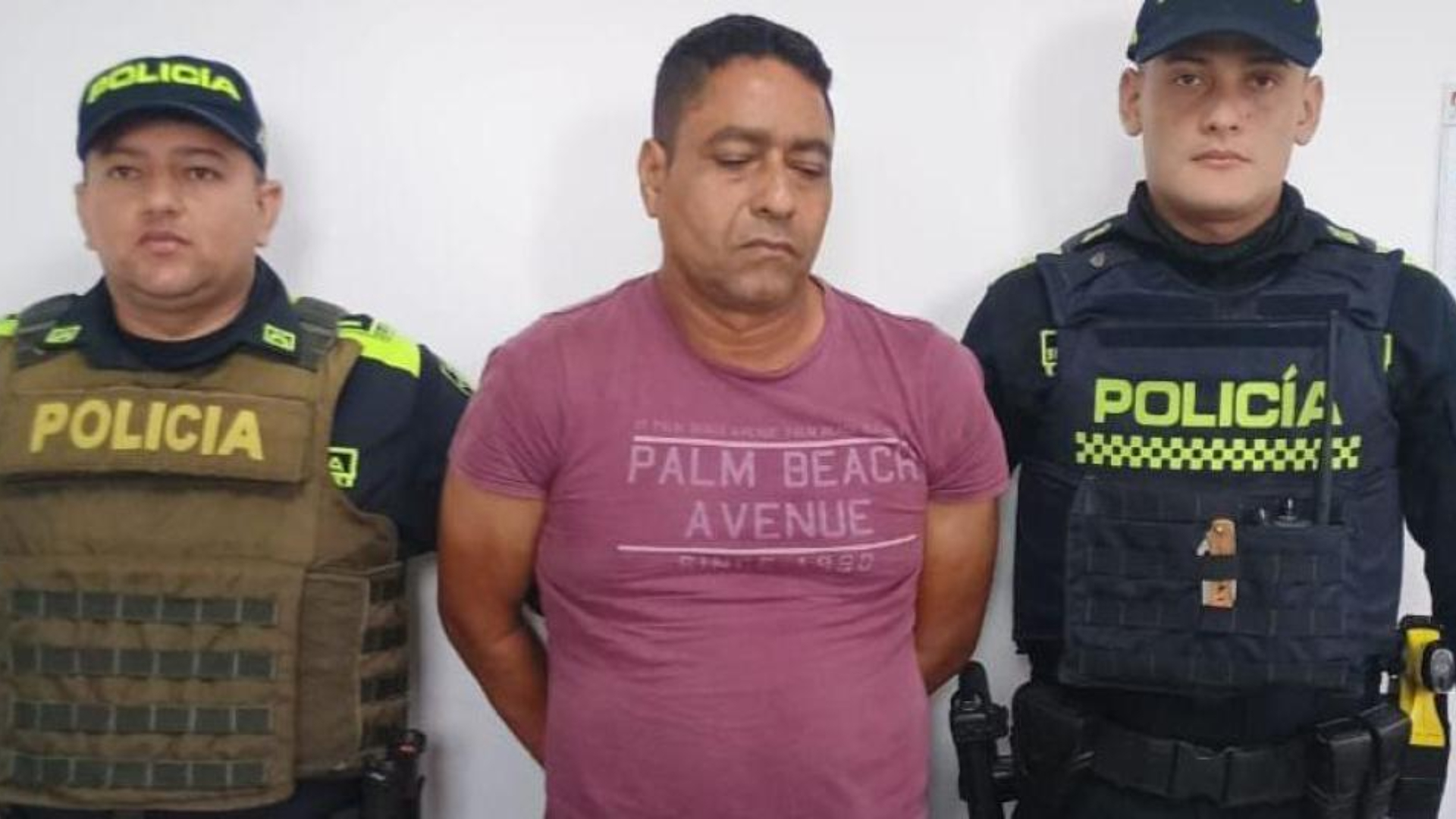 Fotografía del momento de la captura de Fabián Quintero Ramírez.