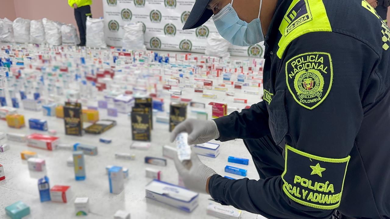 Medicamentos decomisados por la Policía Fiscal y Aduanera.
