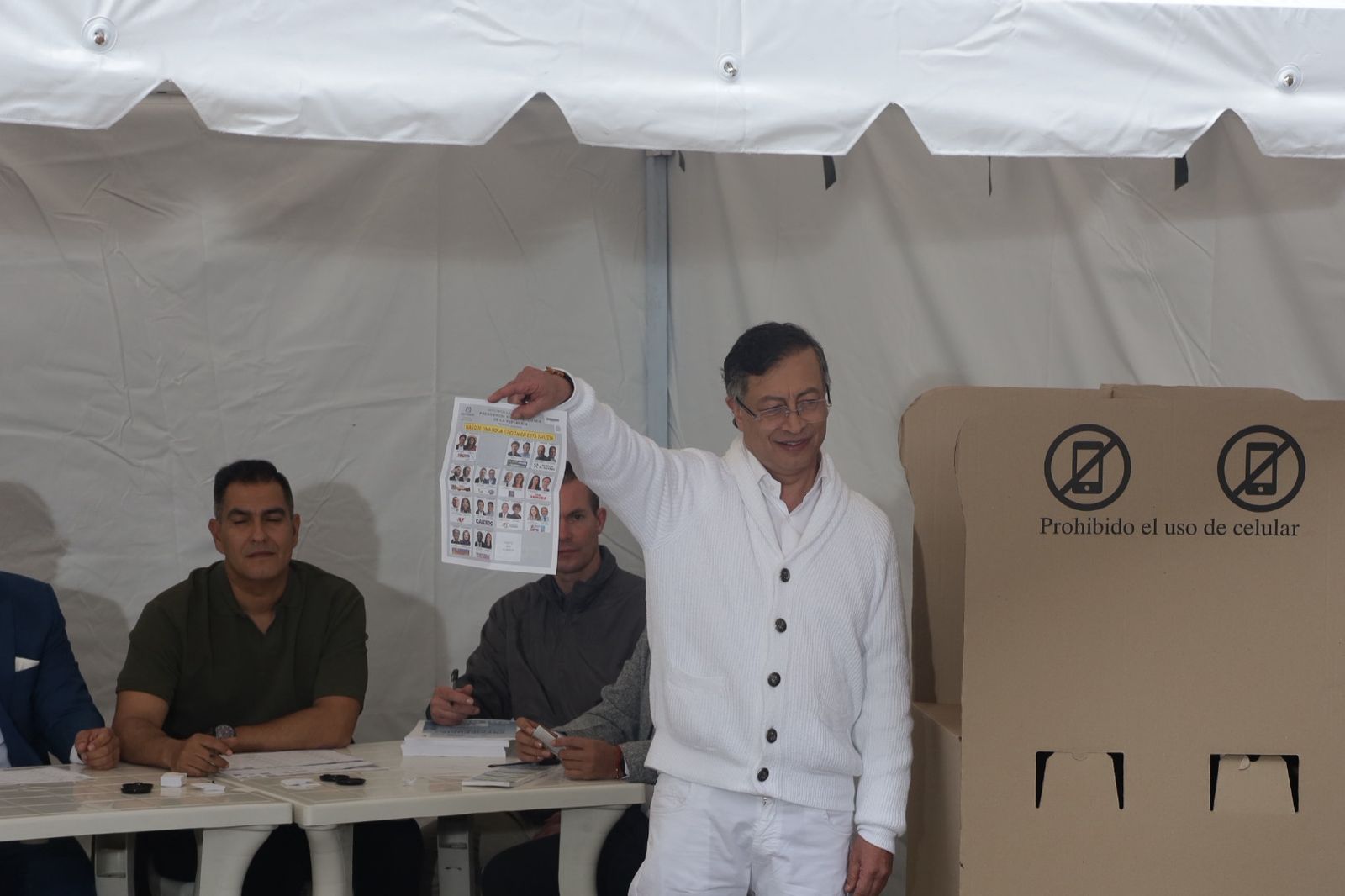 Presidente Gustavo Petro votando en el Congreso de la República
