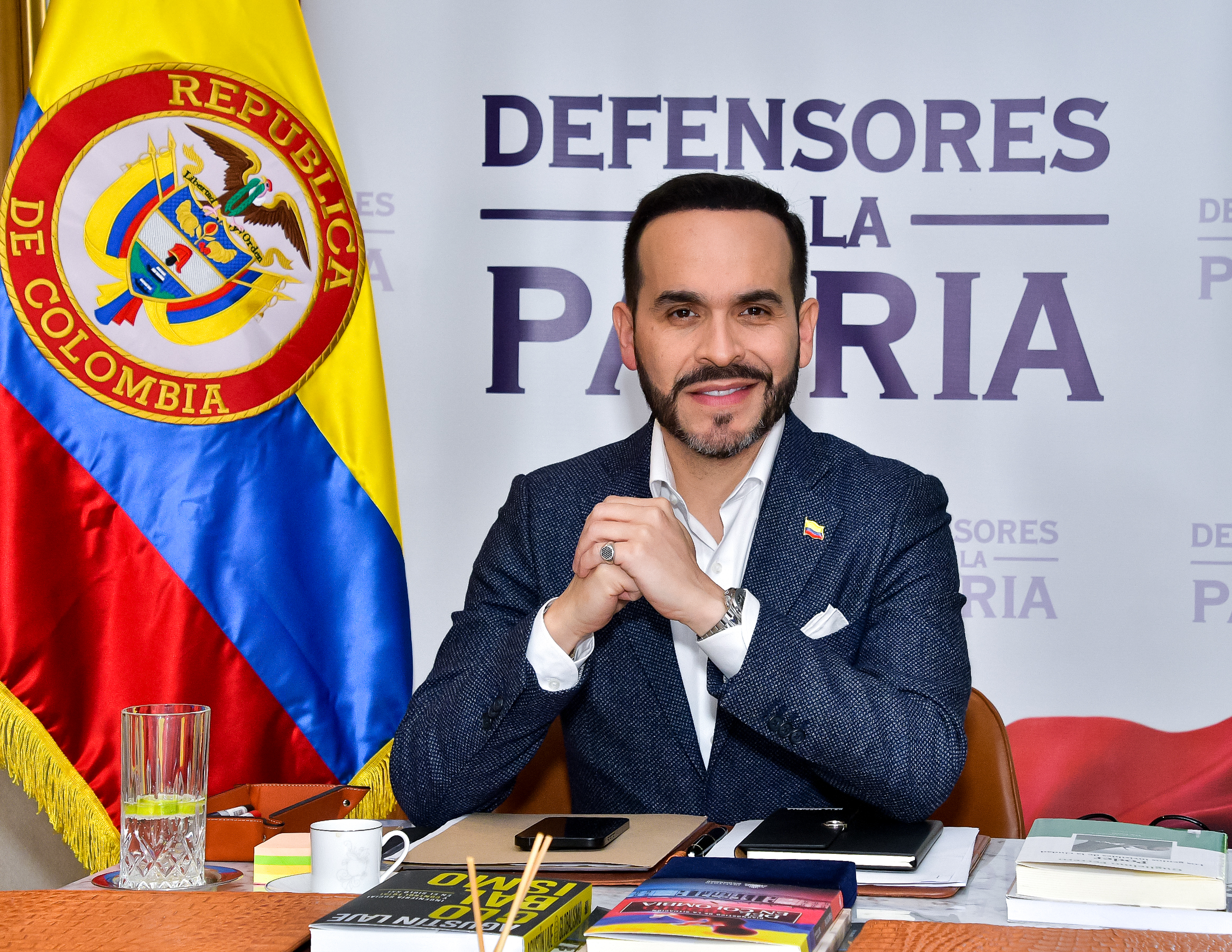 Abelardo es el nuevo presidente de Colombia 