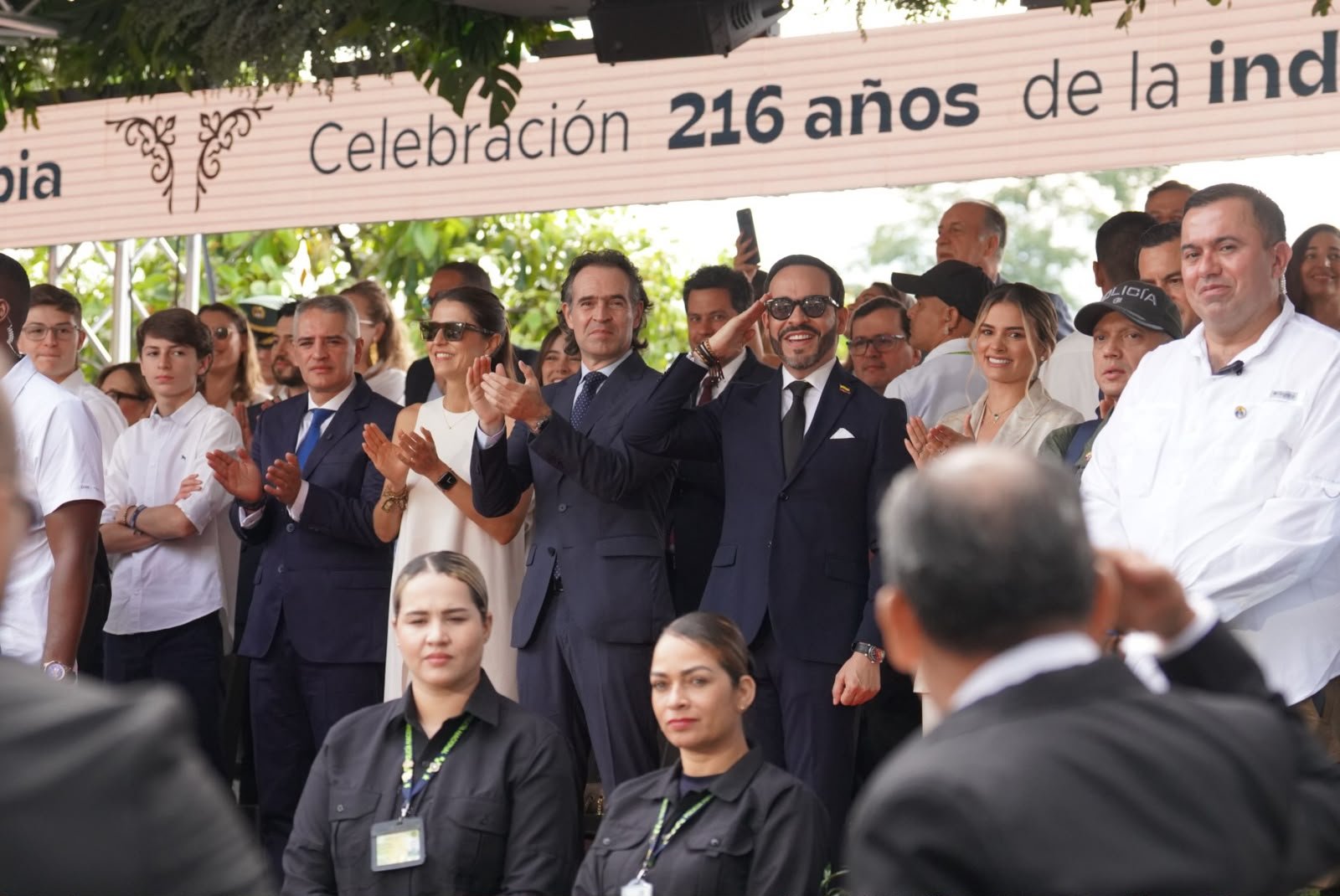 De la Espriella en desfile del 20 de Julio