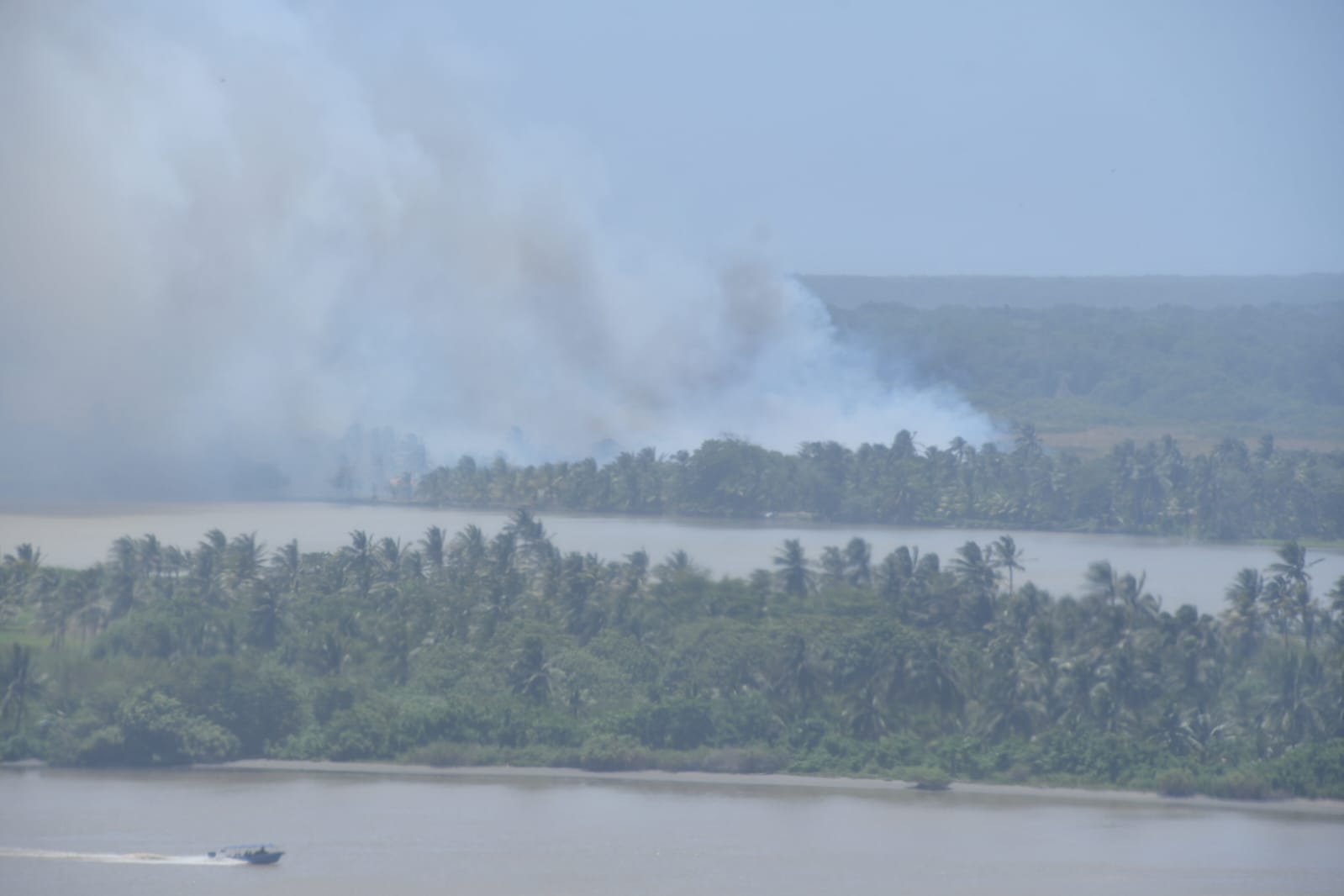 Incendio en Isla Salamanca 