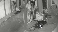 Los momentos en que el cuerpo fue transportado por los presuntos asesinos quedó registrado en video