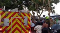 Una máquina del cuerpo de bomberos llegó para atender la emergencia 