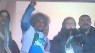 Carlos Valderrama celebrando uno de los goles de su yerno, Daniel Moreno. ‘El Pibe’ se puso la camiseta del Amed SFK.