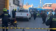 El hombre fue asesinado dentro de una camioneta marca Ford, de placas FRT-777, adscrita al tránsito de Barranquilla.