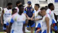 El argentino Néstor Lorenzo, entrenador de la selección Colombia, en una práctica previa al juego contra Ghana.