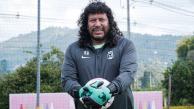 René Higuita, ya con 59 años de edad, es el actual entrenador de arqueros del Atlético Nacional.
