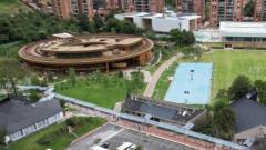 El docente, identificado como Mauricio Zambrano, fue capturado en marzo de este año, pero luego luego fue dejado en libertad.