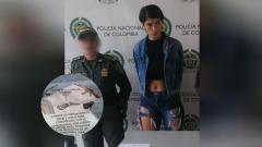 Capturada con agentes / panfleto. 