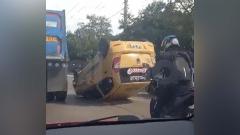 El volcamiento fue reportado a través de Wasapea