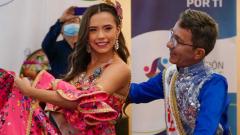 Natalia de Castro y el Rey Momo durante un evento previo al Carnaval de Barranquilla