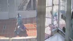 El hecho quedó registrado en videos de cámaras de seguridad