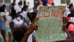 Carteles para la no repetición de la violencia contra los menores de edad