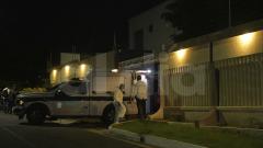 aspecto del proceso de levantamiento de cadáver desarrollado por las autoridades