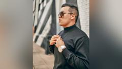 Yeison Jiménez posando para la cámara