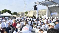 Decenas de personas se dan cita en el barrio Rebolo